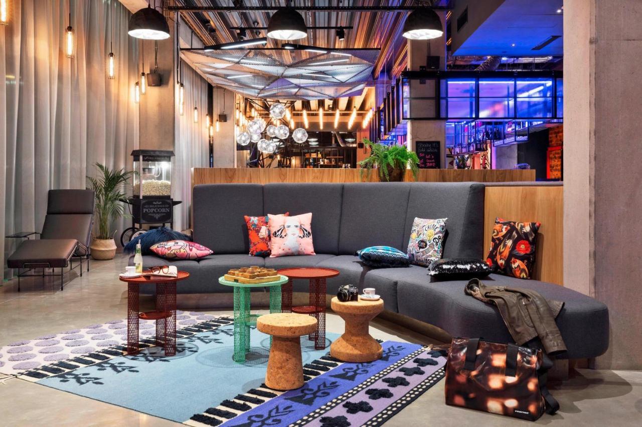 Moxy Katowice Airport Hotel Pyrzowice Buitenkant foto