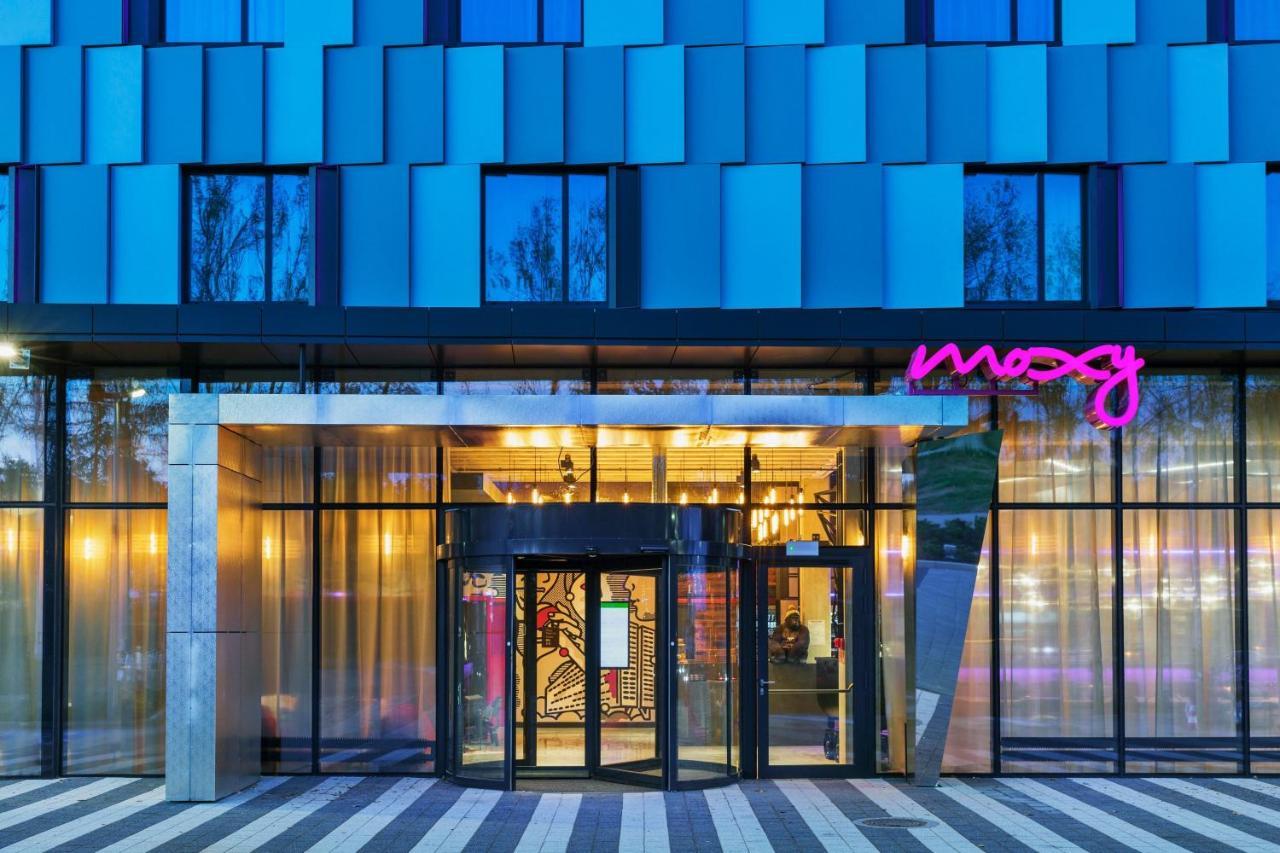 Moxy Katowice Airport Hotel Pyrzowice Buitenkant foto