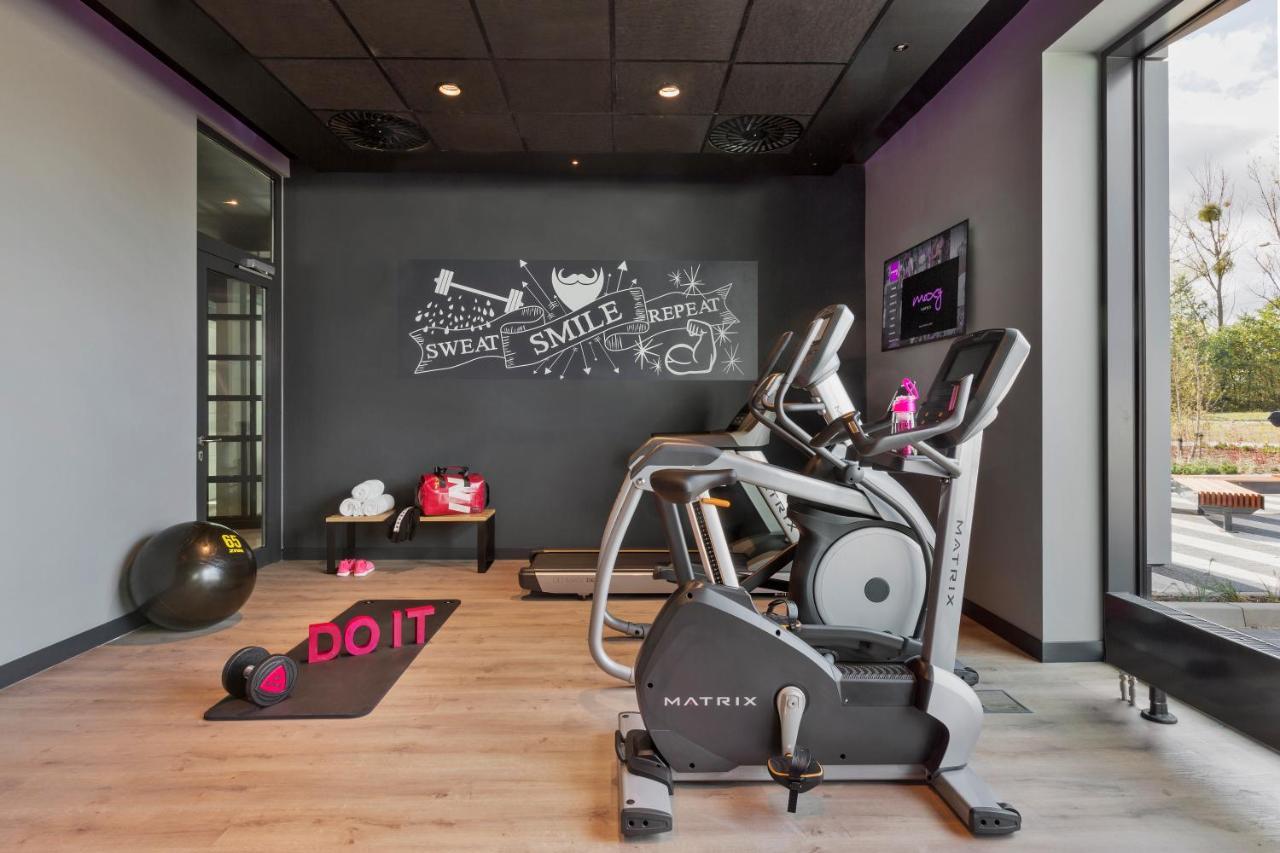 Moxy Katowice Airport Hotel Pyrzowice Buitenkant foto