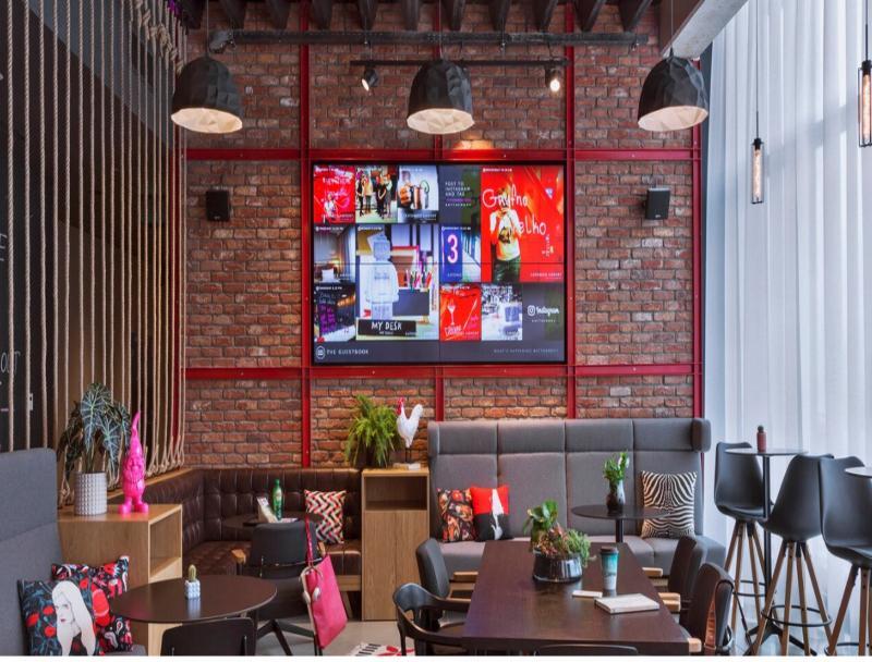 Moxy Katowice Airport Hotel Pyrzowice Buitenkant foto