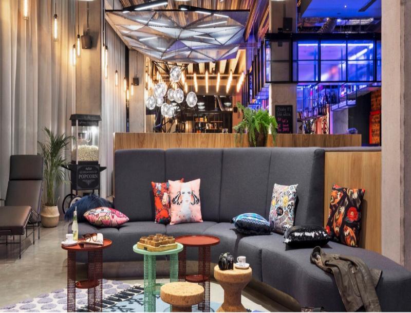 Moxy Katowice Airport Hotel Pyrzowice Buitenkant foto