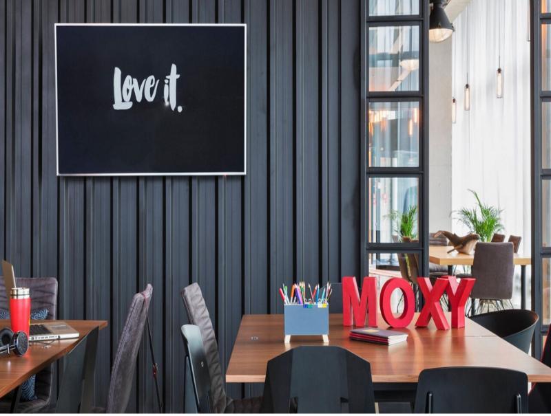 Moxy Katowice Airport Hotel Pyrzowice Buitenkant foto