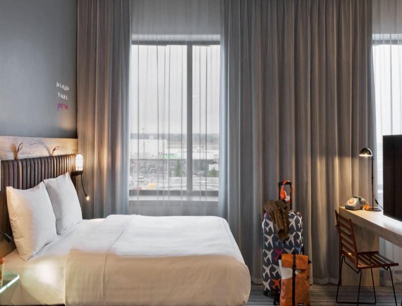 Moxy Katowice Airport Hotel Pyrzowice Buitenkant foto