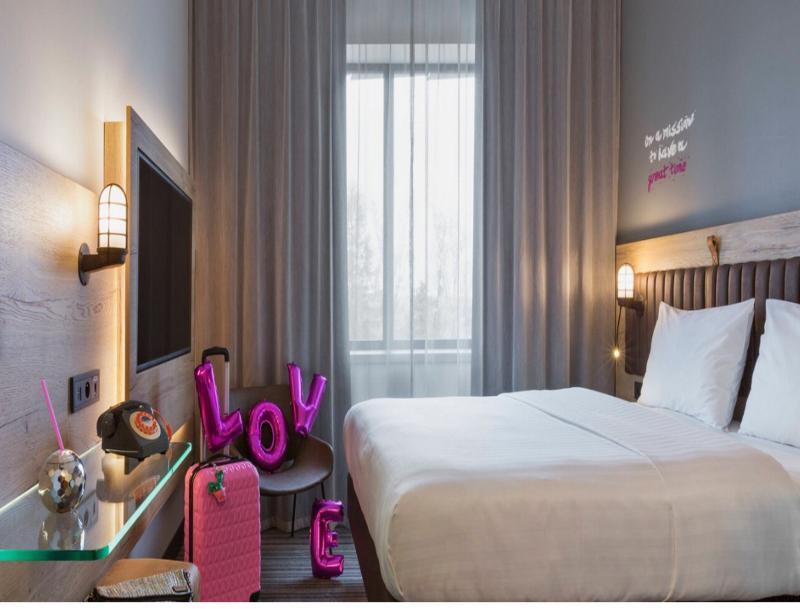 Moxy Katowice Airport Hotel Pyrzowice Buitenkant foto